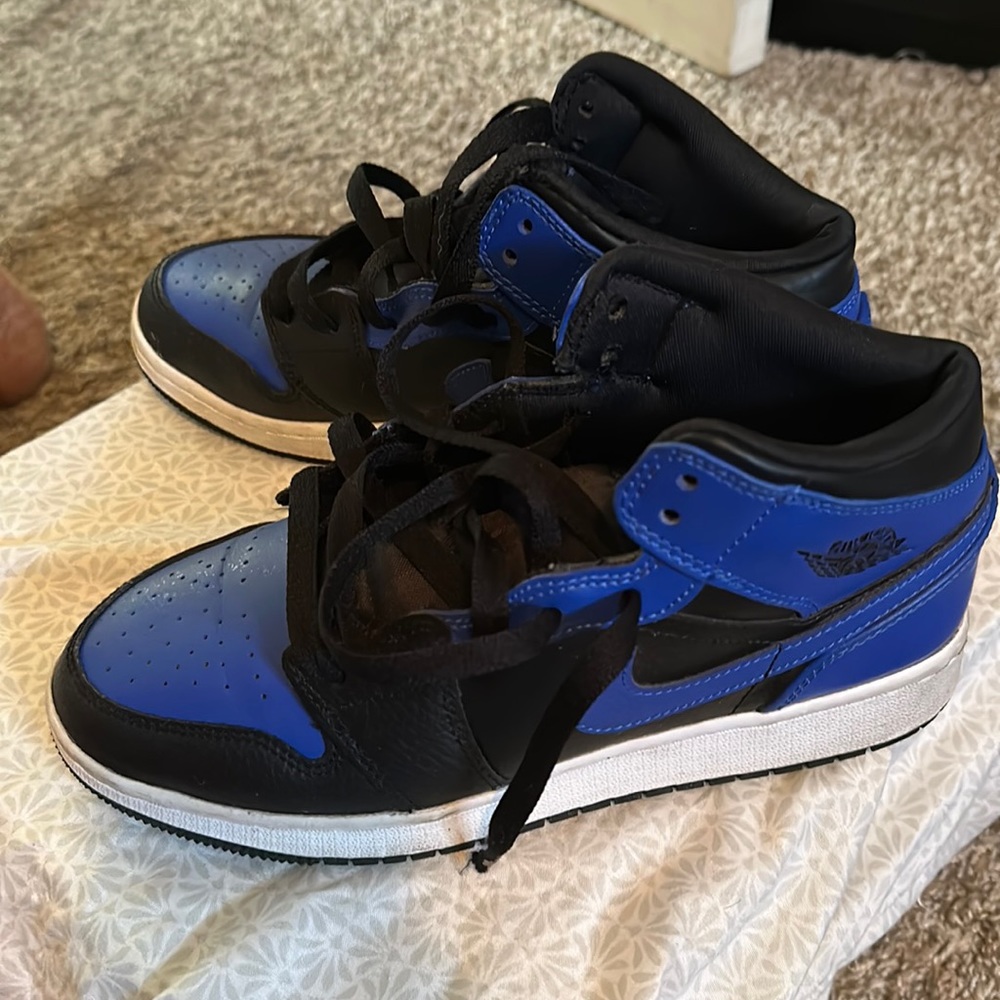 Jordan Mid 1’s